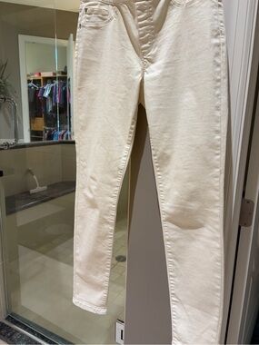 CHARLIE B Slim Ankle Jeans in Cream
